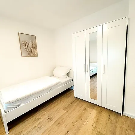 Good Homes Fuer Bis Zu 6 Personen Mit Netflix Und Highspeed Wifi Appartamento