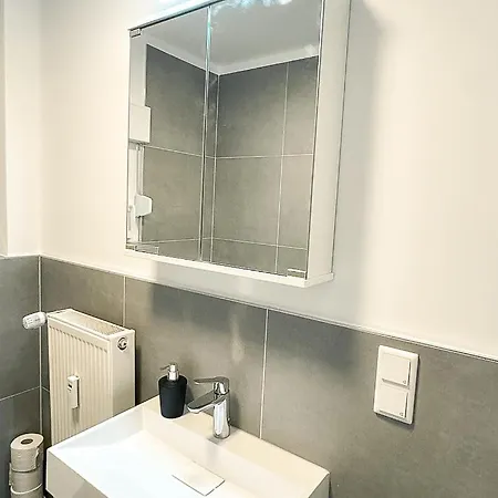 Good Homes Fuer Bis Zu 6 Personen Mit Netflix Und Highspeed Wifi Appartamento *