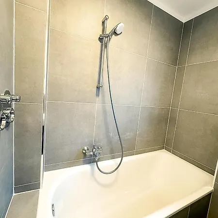 Appartamento Good Homes Fuer Bis Zu 6 Personen Mit Netflix Und Highspeed Wifi *