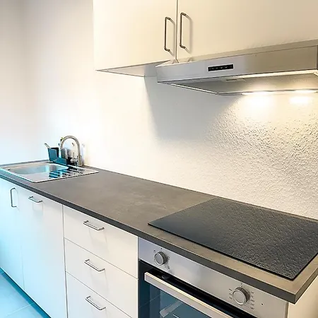 Good Homes Fuer Bis Zu 6 Personen Mit Netflix Und Highspeed Wifi